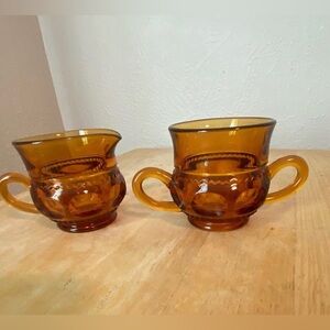 Vintage: Amber colored sugar and creamer set
